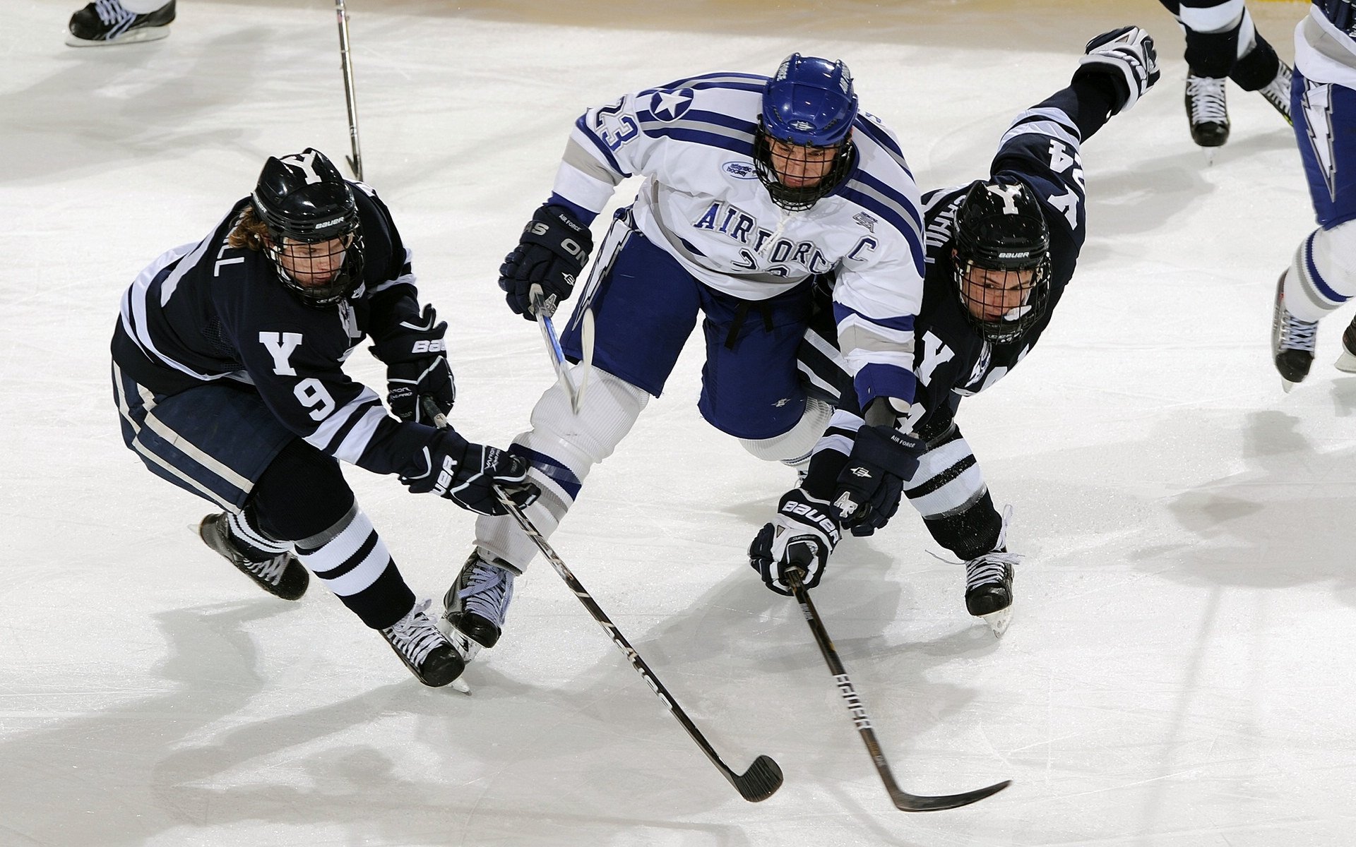 开云官方平台-史上最年轻的MVP候选人名单公布，谁能摘冠？，最年轻mvp多少岁